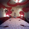 hello_kitty_love_hotel_1.jpg