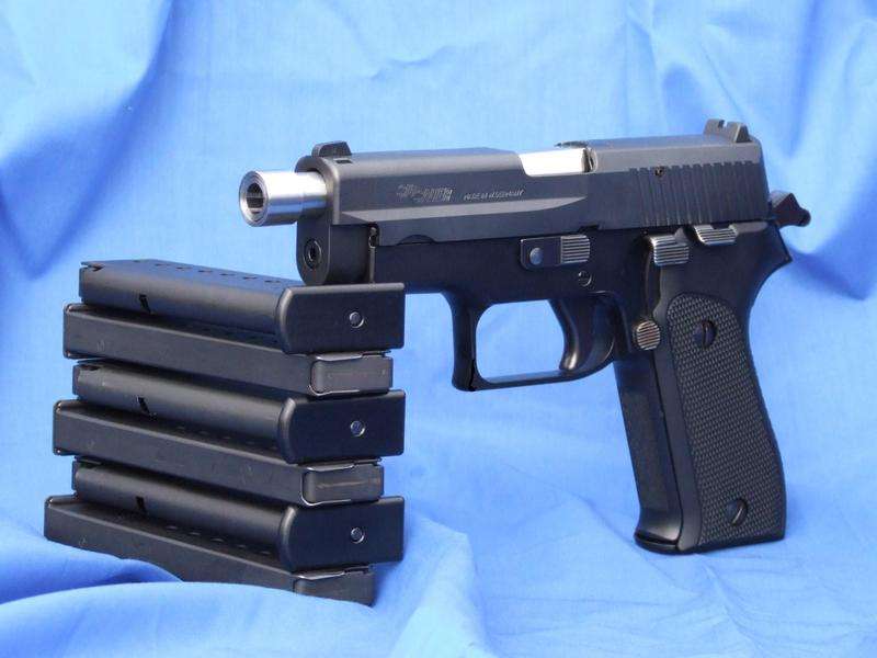 sigsauerp225p6withthrea.jpg