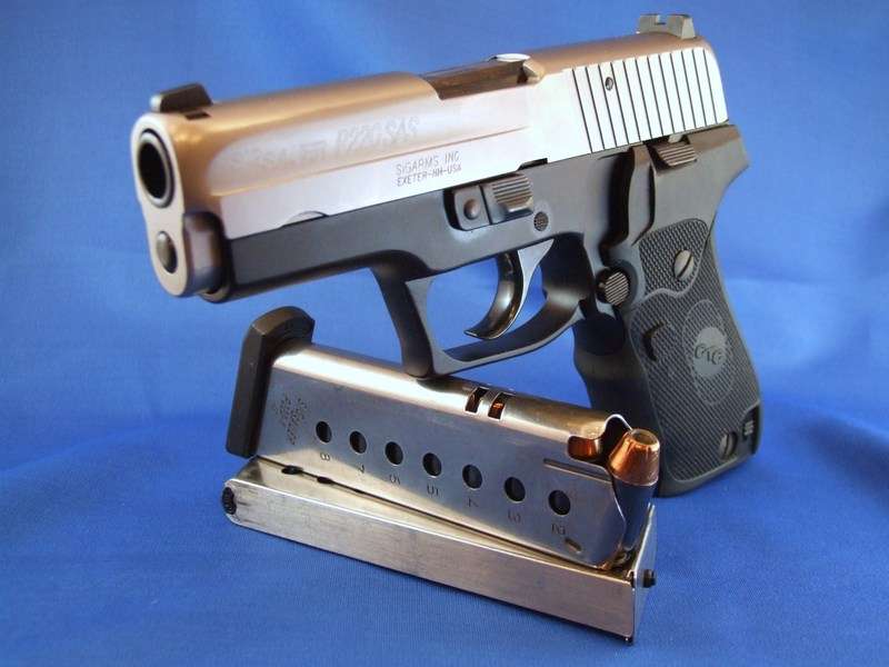 p220carrysaswithcrimson.jpg