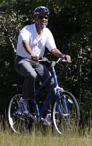 Obama-MAMV107-0.JPG